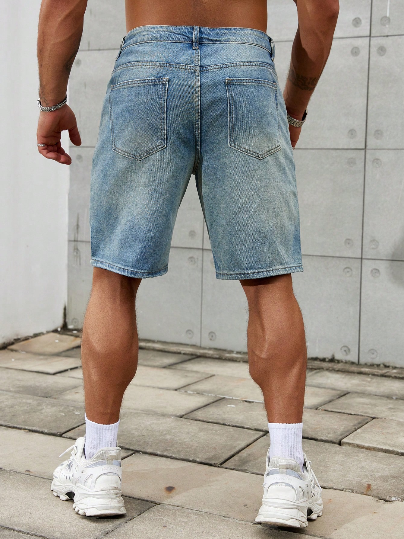 جينز قطني قصير ممزق للرجال ، د - مراجعة Streetwear Brand وسعره